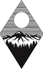 Görseli Galeri görüntüleyiciye yükleyin, Üçgen Dağ ve Güneş Metal Duvar Dekoru