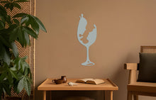 Görseli Galeri görüntüleyiciye yükleyin, Erkek Kadın Şarap Metal Duvar Dekoru