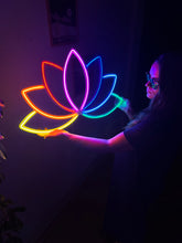 Görseli Galeri görüntüleyiciye yükleyin, Lotus Flower Neon Tabela