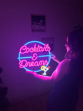 Görseli Galeri görüntüleyiciye yükleyin, Cocktails And Dreams Neon Metal Tabela