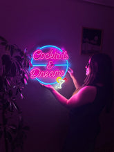 Görseli Galeri görüntüleyiciye yükleyin, Cocktails And Dreams Neon Metal Tabela