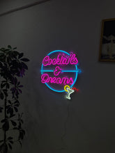 Görseli Galeri görüntüleyiciye yükleyin, Cocktails And Dreams Neon Metal Tabela