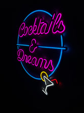 Görseli Galeri görüntüleyiciye yükleyin, Cocktails And Dreams Neon Metal Tabela