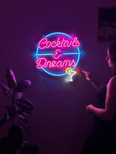 Görseli Galeri görüntüleyiciye yükleyin, Cocktails And Dreams Neon Metal Tabela