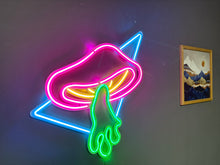Görseli Galeri görüntüleyiciye yükleyin, Flying Mushroom Neon Metal Tabela