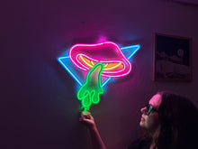 Görseli Galeri görüntüleyiciye yükleyin, Flying Mushroom Neon Metal Tabela