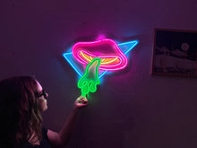 Görseli Galeri görüntüleyiciye yükleyin, Flying Mushroom Neon Metal Tabela
