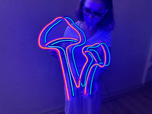 Görseli Galeri görüntüleyiciye yükleyin, Mushrooms Neon Metal Tabela