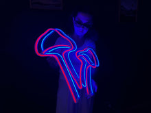 Görseli Galeri görüntüleyiciye yükleyin, Mushrooms Neon Metal Tabela