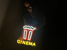 Görseli Galeri görüntüleyiciye yükleyin, Cinema Neon Metal Tabela