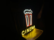 Görseli Galeri görüntüleyiciye yükleyin, Cinema Neon Metal Tabela