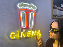 Görseli Galeri görüntüleyiciye yükleyin, Cinema Neon Metal Tabela