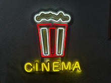 Görseli Galeri görüntüleyiciye yükleyin, Cinema Neon Metal Tabela