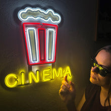 Görseli Galeri görüntüleyiciye yükleyin, Cinema Neon Metal Tabela