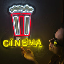 Görseli Galeri görüntüleyiciye yükleyin, Cinema Neon Metal Tabela
