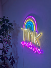 Görseli Galeri görüntüleyiciye yükleyin, Think Positive Neon Metal Tabela