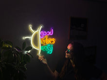 Görseli Galeri görüntüleyiciye yükleyin, Good Vibes Only Neon Metal Tabela
