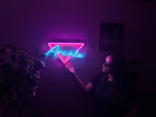 Görseli Galeri görüntüleyiciye yükleyin, Arcade Neon Metal Tabela