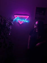 Görseli Galeri görüntüleyiciye yükleyin, Arcade Neon Metal Tabela