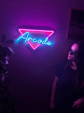 Görseli Galeri görüntüleyiciye yükleyin, Arcade Neon Metal Tabela