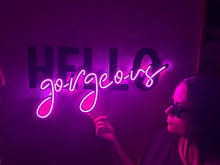 Görseli Galeri görüntüleyiciye yükleyin, Hello Gorgeous Neon Metal Tabela