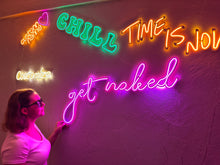 Görseli Galeri görüntüleyiciye yükleyin, Get Naked Neon Metal Tabela