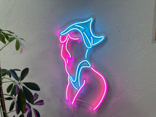 Görseli Galeri görüntüleyiciye yükleyin, Femme Fetale Neon Tabela