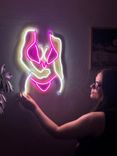 Görseli Galeri görüntüleyiciye yükleyin, Bikini Girl Neon Tabela