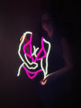 Görseli Galeri görüntüleyiciye yükleyin, Bikini Girl Neon Tabela