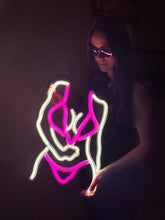 Görseli Galeri görüntüleyiciye yükleyin, Bikini Girl Neon Tabela