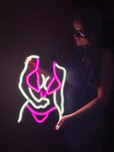 Görseli Galeri görüntüleyiciye yükleyin, Bikini Girl Neon Tabela