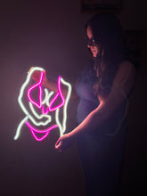 Görseli Galeri görüntüleyiciye yükleyin, Bikini Girl Neon Tabela