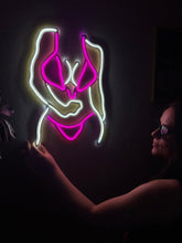 Görseli Galeri görüntüleyiciye yükleyin, Bikini Girl Neon Tabela