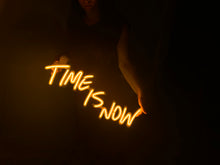 Görseli Galeri görüntüleyiciye yükleyin, Time is Now Neon Tabela