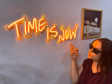 Görseli Galeri görüntüleyiciye yükleyin, Time is Now Neon Tabela