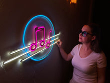 Görseli Galeri görüntüleyiciye yükleyin, Solfej Neon Tabela