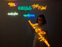 Görseli Galeri görüntüleyiciye yükleyin, Make it happen Neon Tabela