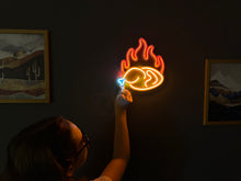 Görseli Galeri görüntüleyiciye yükleyin, Kızarmış Tavuk Neon Tabela