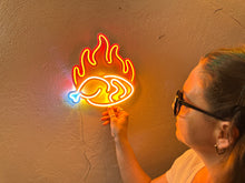 Görseli Galeri görüntüleyiciye yükleyin, Kızarmış Tavuk Neon Tabela