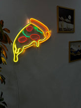 Görseli Galeri görüntüleyiciye yükleyin, Pizza Neon Tabela