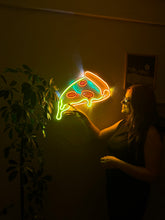Görseli Galeri görüntüleyiciye yükleyin, Pizza Neon Tabela