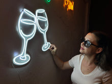 Görseli Galeri görüntüleyiciye yükleyin, Cheers Neon Tabela
