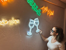 Görseli Galeri görüntüleyiciye yükleyin, Cheers Neon Tabela