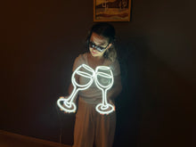 Görseli Galeri görüntüleyiciye yükleyin, Cheers Neon Tabela