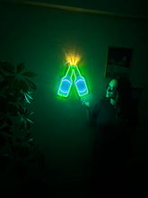 Görseli Galeri görüntüleyiciye yükleyin, Cerveja Neon Tabela