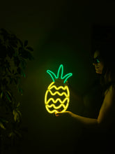 Görseli Galeri görüntüleyiciye yükleyin, Ananas Neon Tabela