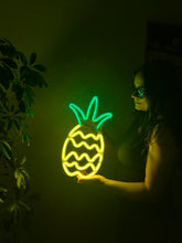 Görseli Galeri görüntüleyiciye yükleyin, Ananas Neon Tabela