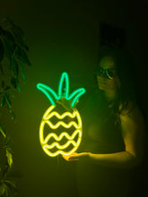 Görseli Galeri görüntüleyiciye yükleyin, Ananas Neon Tabela