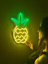 Görseli Galeri görüntüleyiciye yükleyin, Ananas Neon Tabela