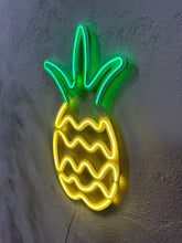 Görseli Galeri görüntüleyiciye yükleyin, Ananas Neon Tabela